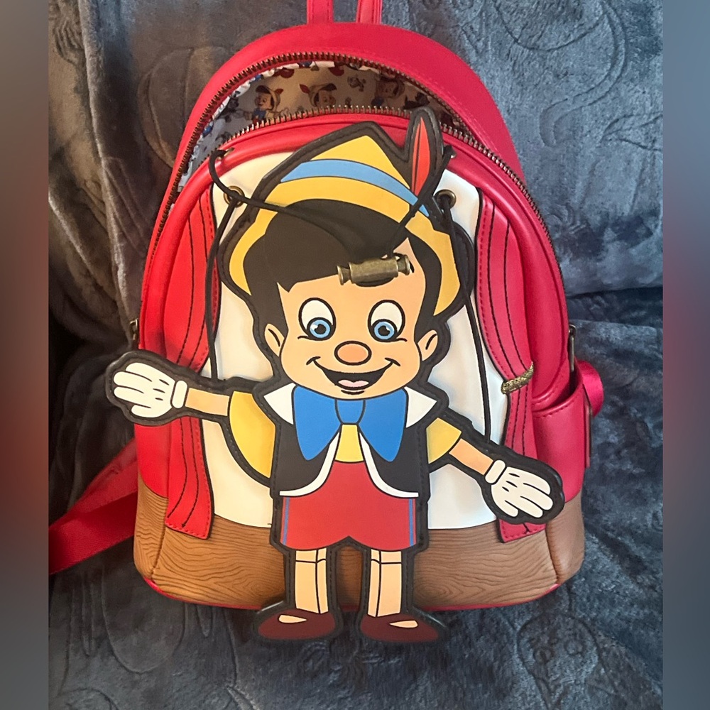 *PLEASE MAKE OFFERS* Pinocchio moving bag